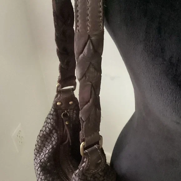 EUC Italian leather Woven Brown Shoulder Bag - Picture 4 of 13